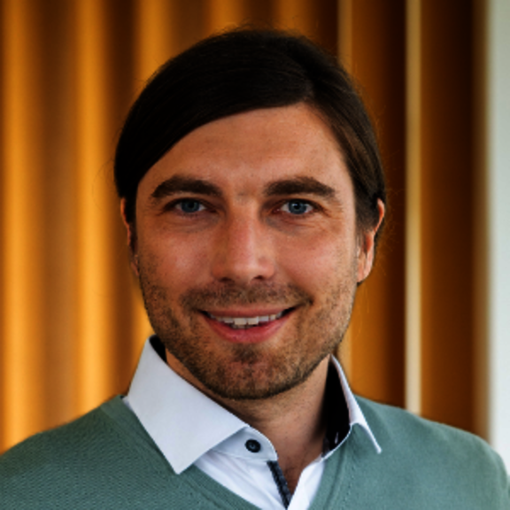 Dr. Florian Werner Dr. Florian Werner